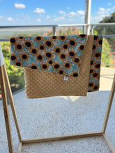 Load image into Gallery viewer, Sunflower Minky Blanket