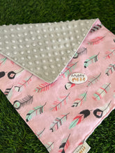 Load image into Gallery viewer, Pink Feathers Minky Blanket
