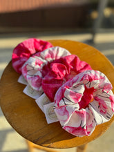 Load image into Gallery viewer, Pink Glitter Scrunchie
