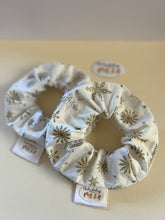 Load image into Gallery viewer, Gold &amp; Sliver Snow Flakes Scrunchie
