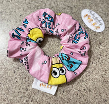 Load image into Gallery viewer, The Simpsons - Mr Sparkle - Scrunchie
