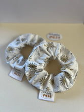 Load image into Gallery viewer, Gold &amp; Sliver Snow Flakes Scrunchie
