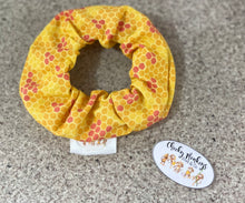Load image into Gallery viewer, Honey Comb Scrunchie
