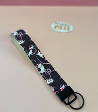 Load image into Gallery viewer, Marie - Leatherette - Wristlet
