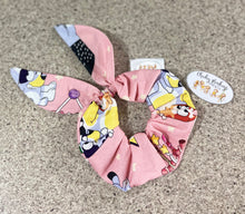 Load image into Gallery viewer, Bluey - Pink - Bow Scrunchie
