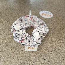 Load image into Gallery viewer, Aristocats - Sketched Maria - Scrunchie
