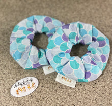 Load image into Gallery viewer, Mermaid - Blue &amp; Purple - Scrunchie
