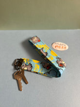 Load image into Gallery viewer, Itchy &amp; Scratchy Wristlet
