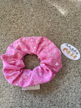 Load image into Gallery viewer, Disney Aristocats - Pink - Scrunchie
