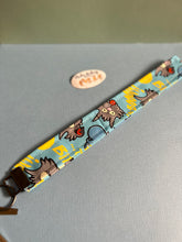 Load image into Gallery viewer, Itchy &amp; Scratchy Wristlet
